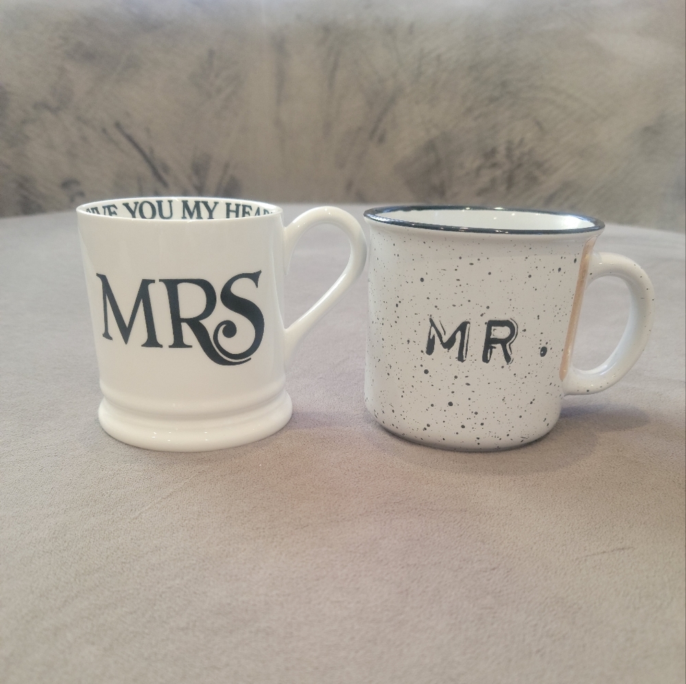 Bride Groom Mugs Mrs. & Mr. Bridal Shower/ Wedding Gift